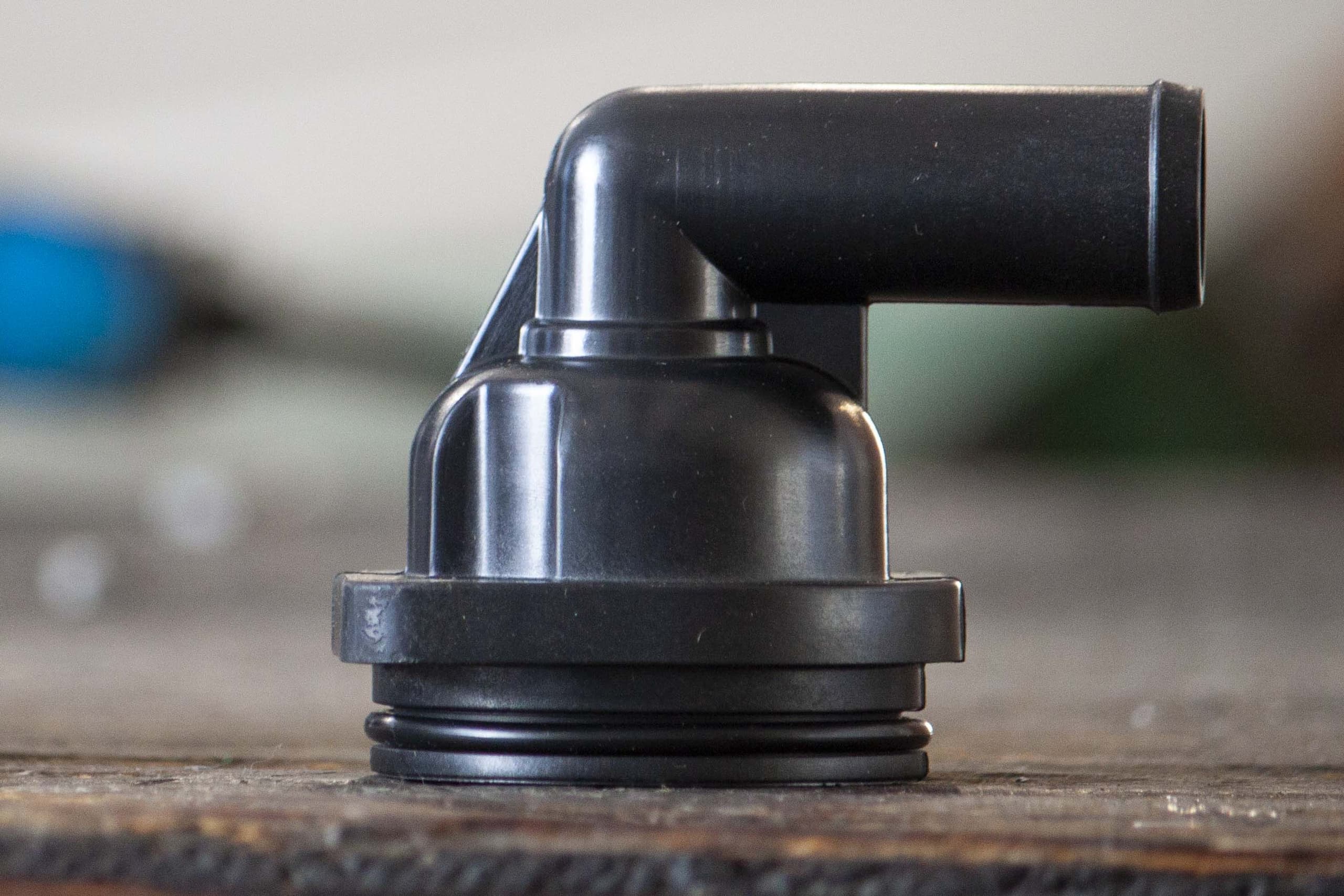 Mercury Verado Thermostat & Housing Assembly 892864T04 — product photograph