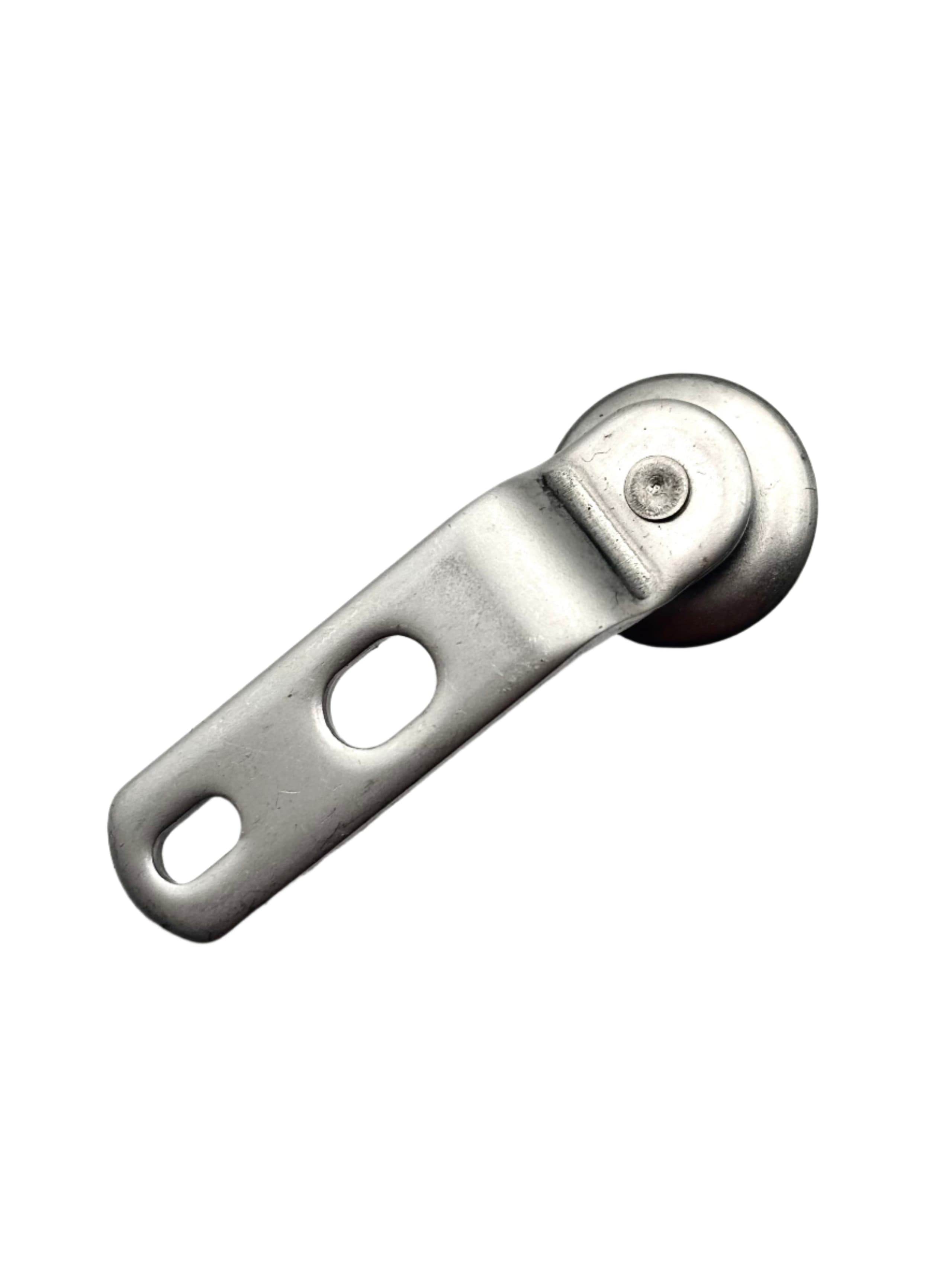 Suzuki - Fastener comp,r - 61610-95J00 — product photograph