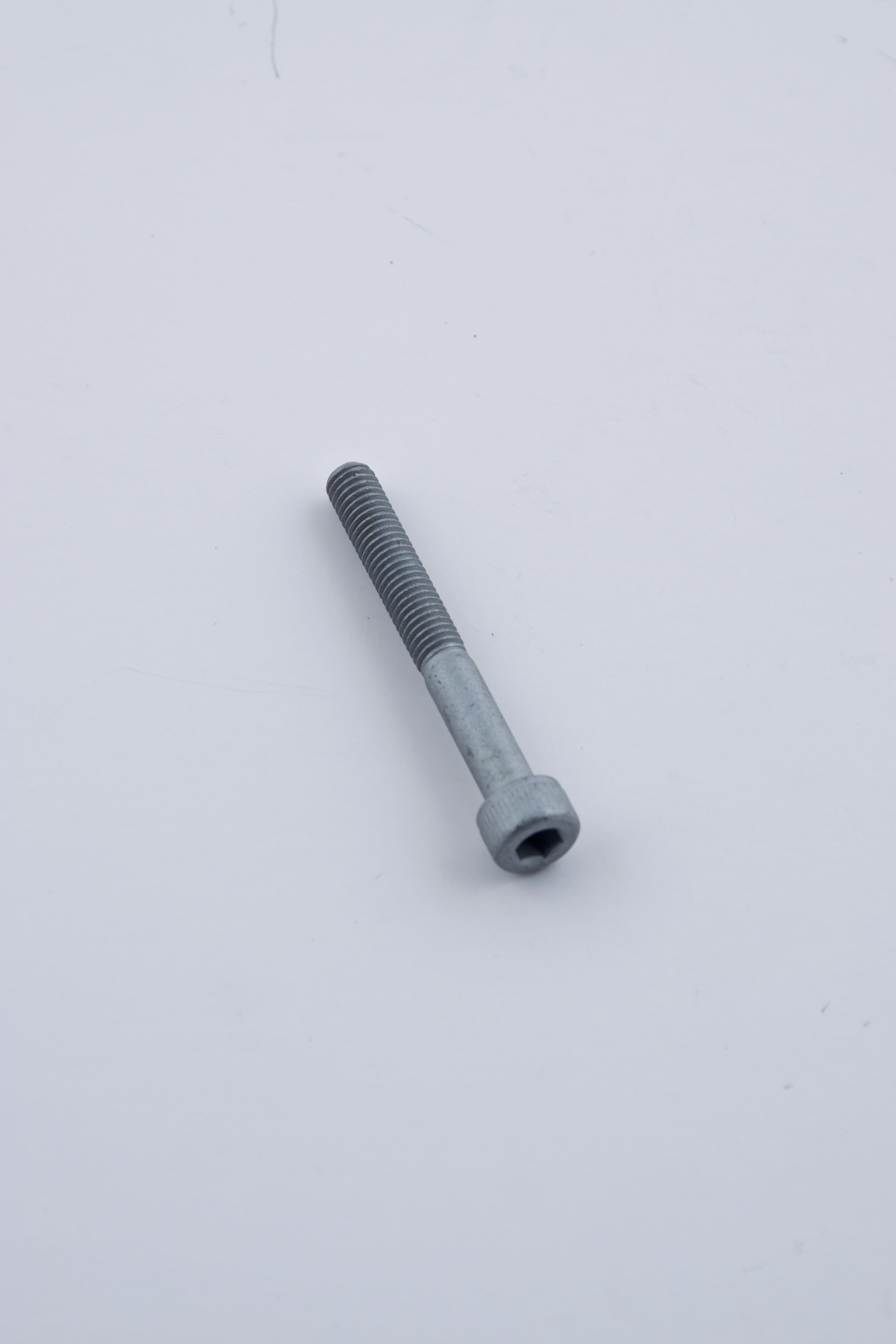 Yamaha - Bolt, hexagon socket head - 90110-05039-00 — product photograph